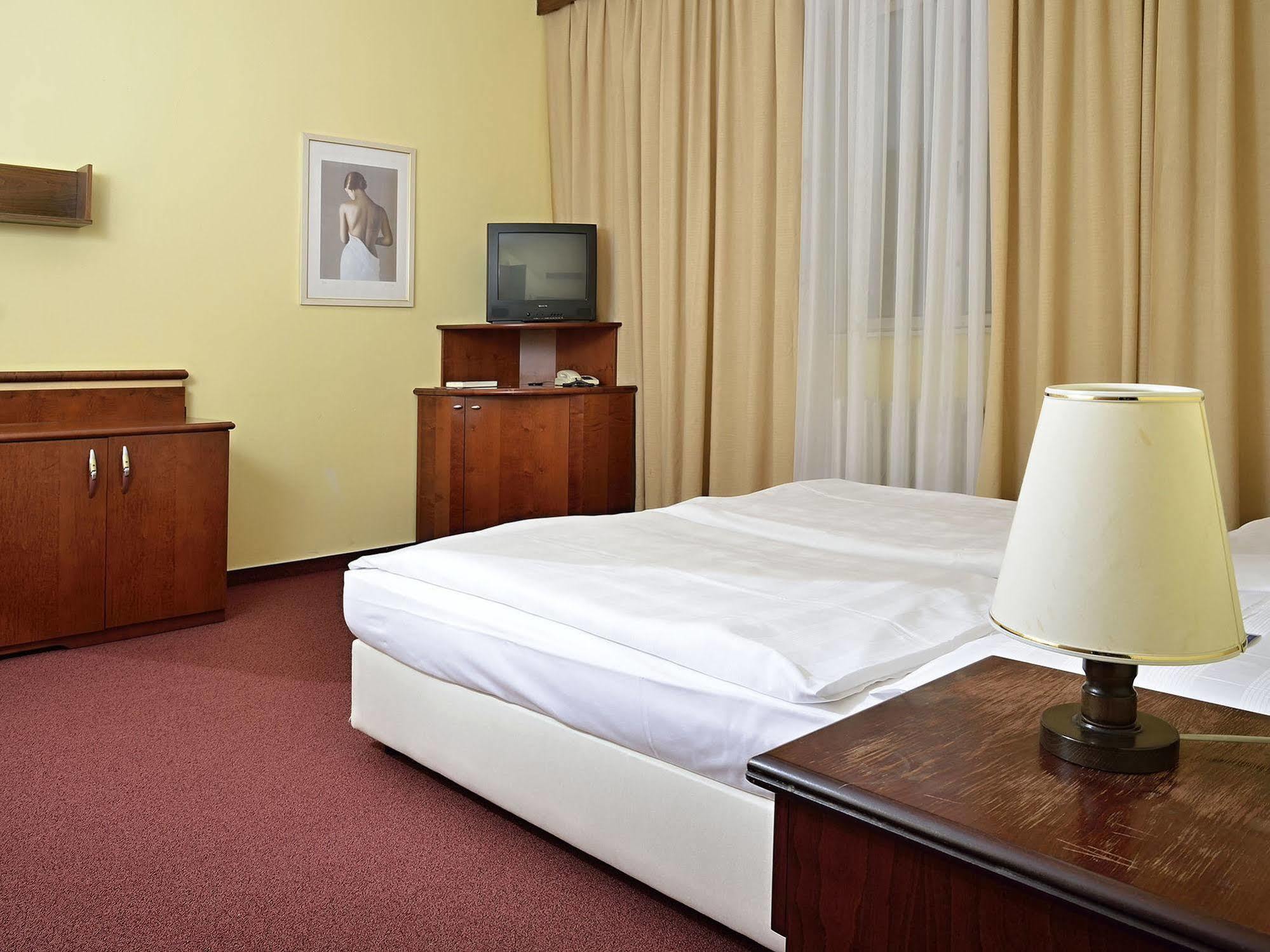 Ea Hotel Jasmin Prague Exterior photo