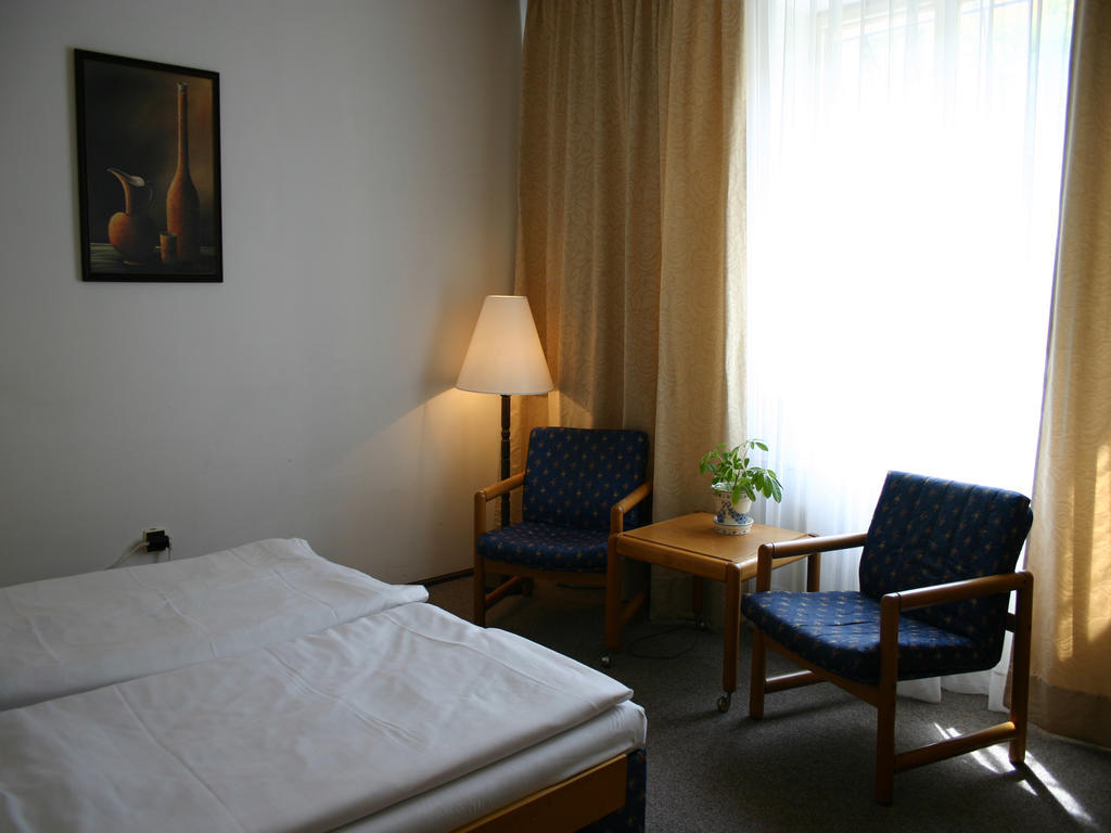 Ea Hotel Jasmin Prague Exterior photo