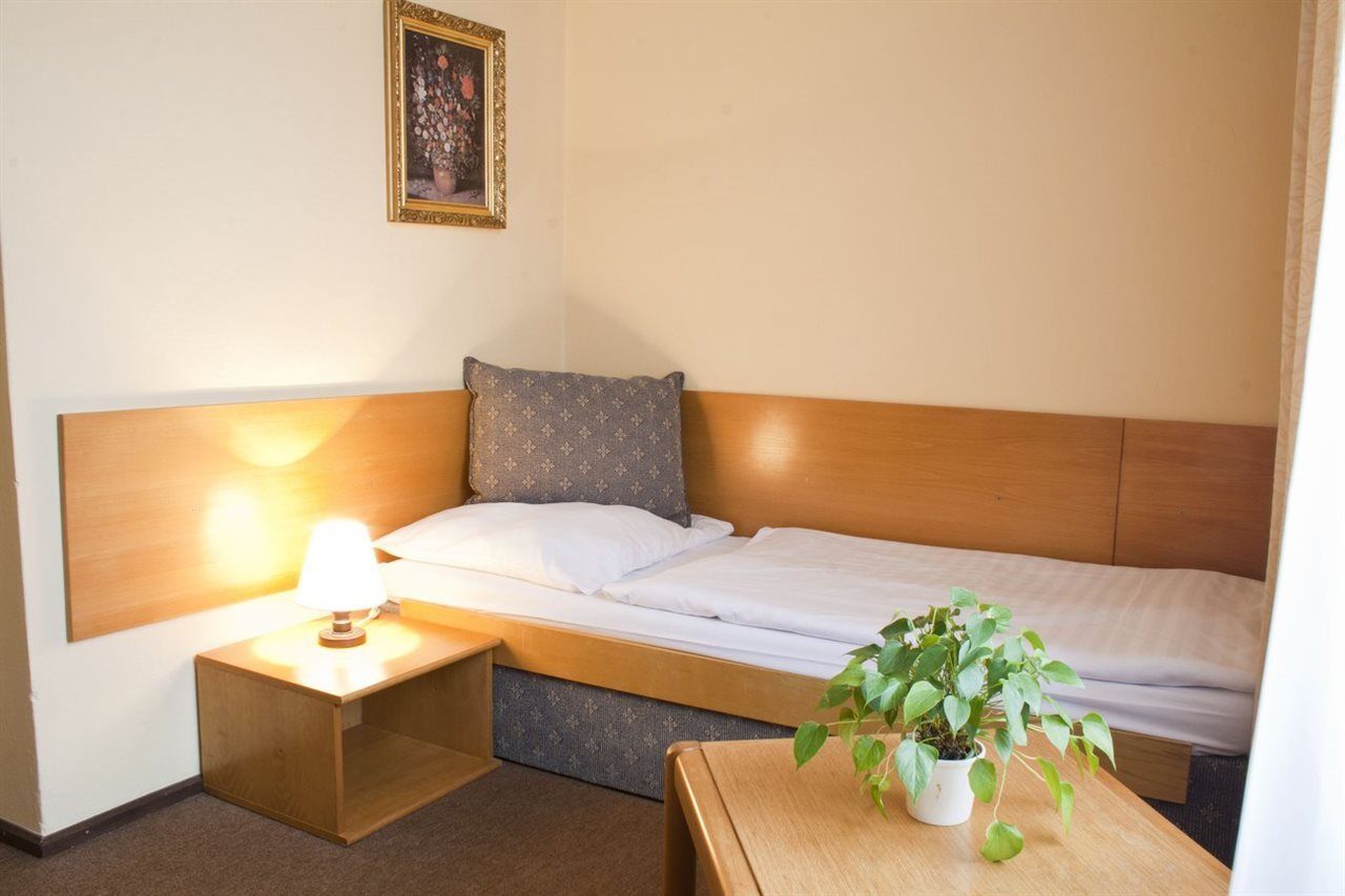 Ea Hotel Jasmin Prague Exterior photo