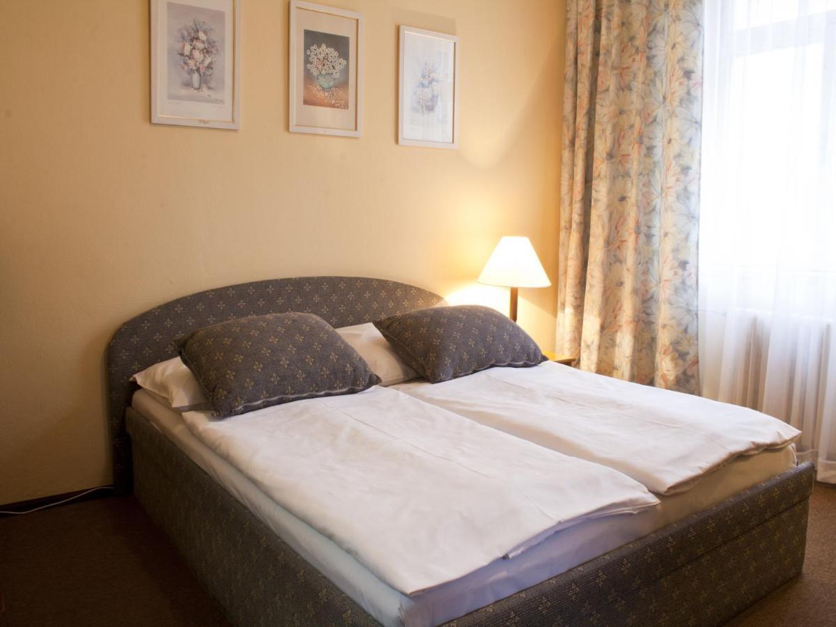 Ea Hotel Jasmin Prague Room photo